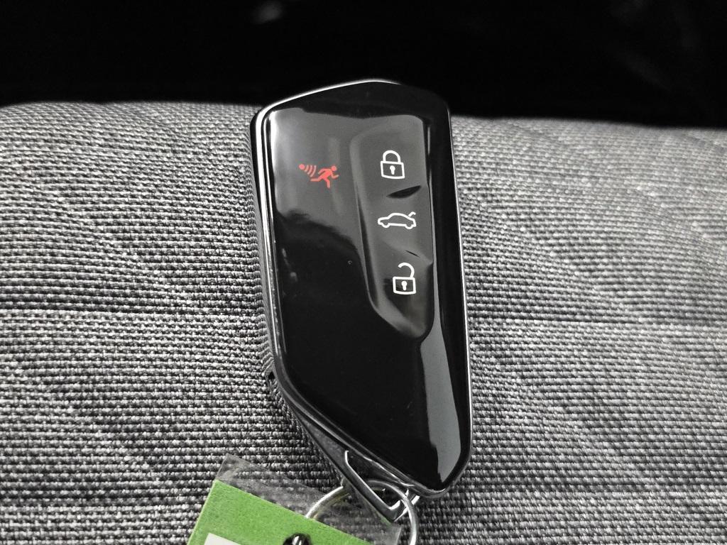 new 2026 Volkswagen Tiguan car, priced at $32,592