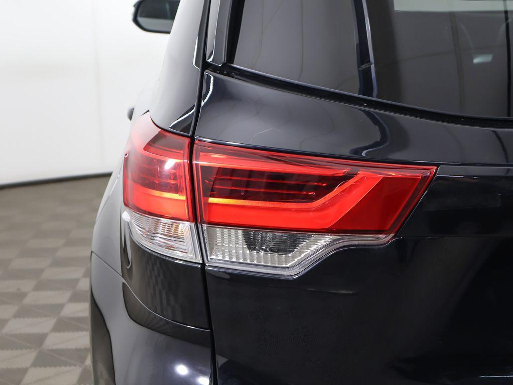 used 2019 Toyota Highlander car, priced at $25,259