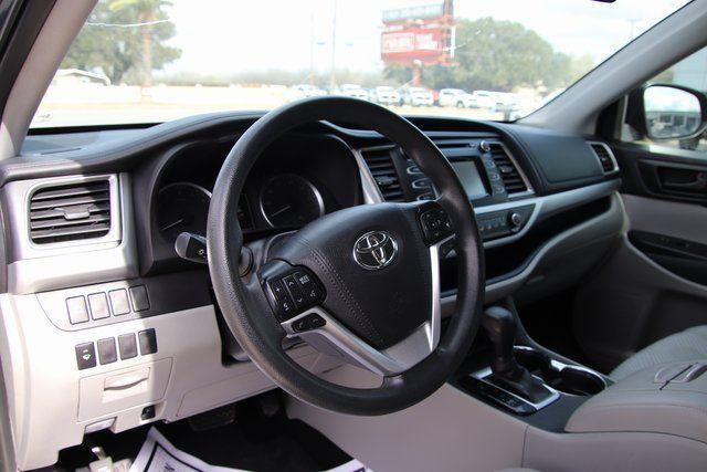 used 2019 Toyota Highlander car, priced at $20,900