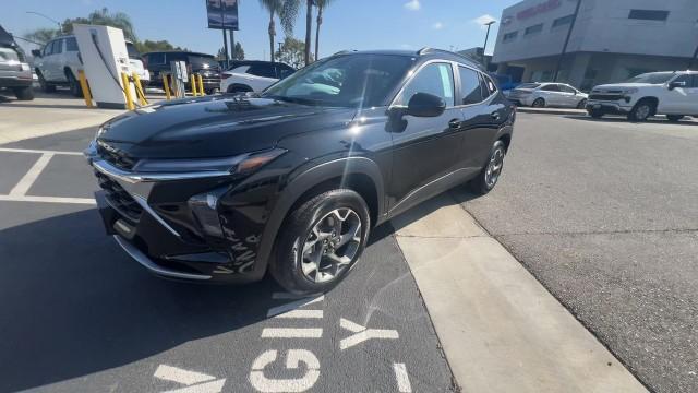 new 2026 Chevrolet Trax car, priced at $25,285