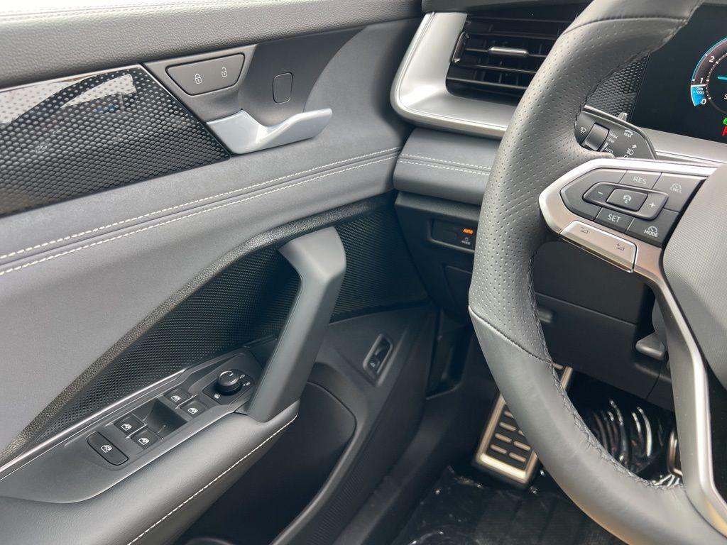 new 2026 Volkswagen Tiguan car, priced at $41,337