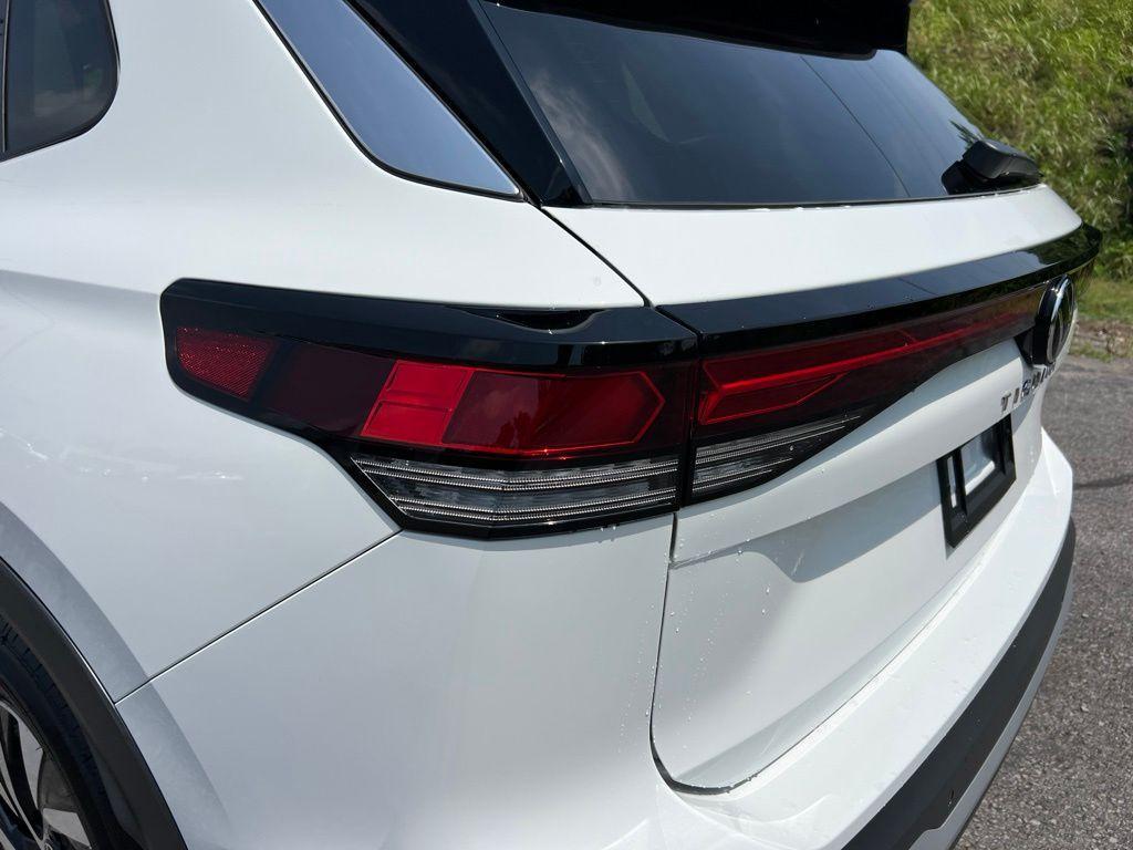 new 2026 Volkswagen Tiguan car, priced at $32,881