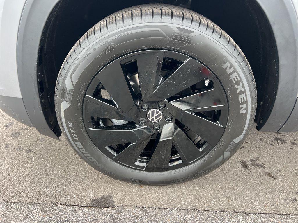 new 2026 Volkswagen Atlas car, priced at $48,344