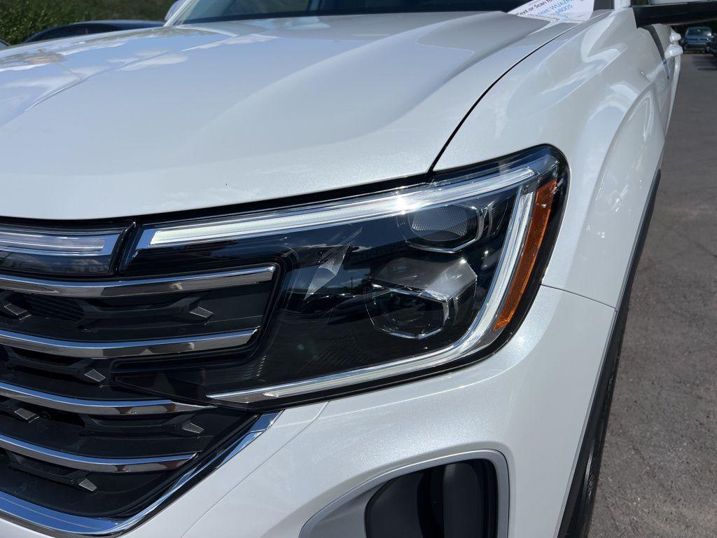 new 2026 Volkswagen Atlas car, priced at $42,357