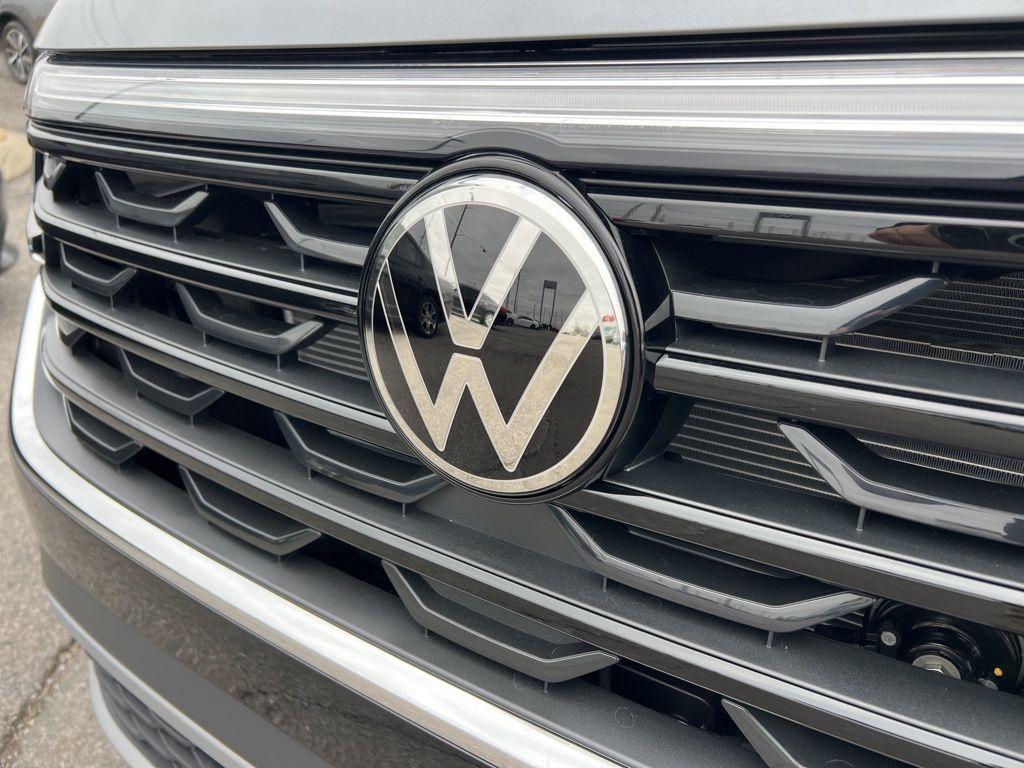 new 2026 Volkswagen Atlas Cross Sport car, priced at $50,917