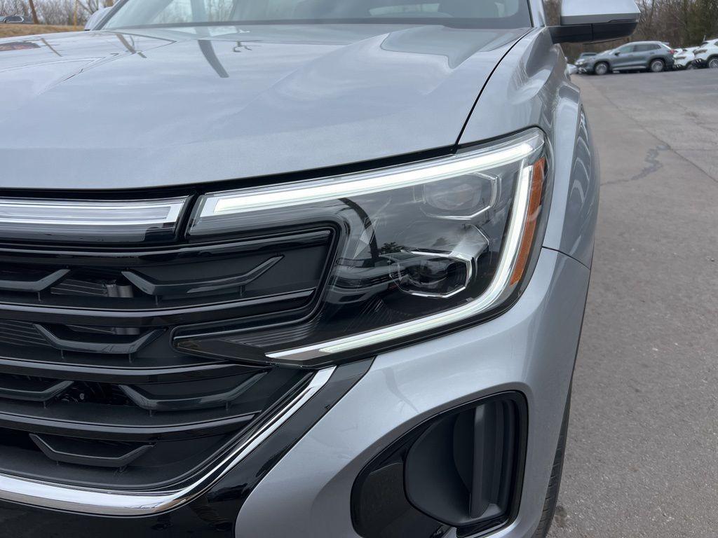 new 2026 Volkswagen Atlas Cross Sport car, priced at $50,917