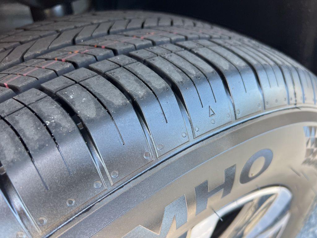 new 2026 Volkswagen Atlas Cross Sport car, priced at $40,781