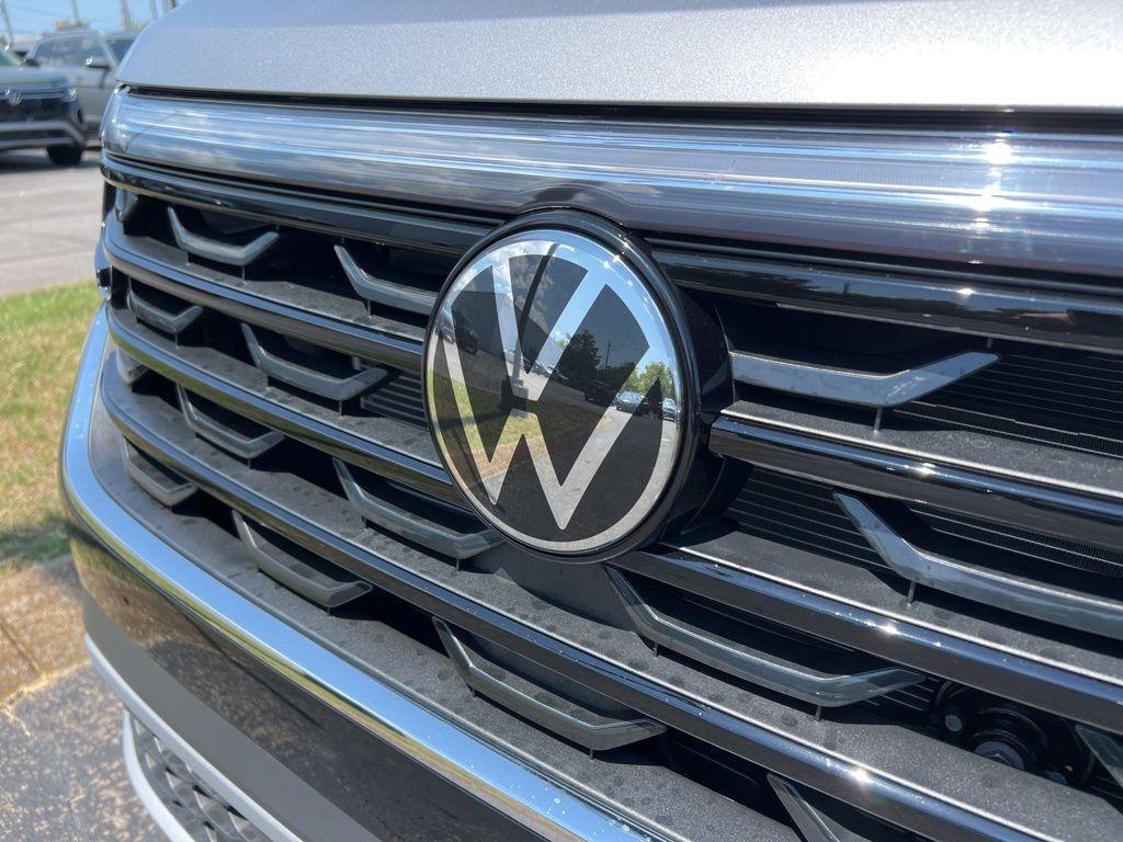 new 2026 Volkswagen Atlas Cross Sport car, priced at $40,781