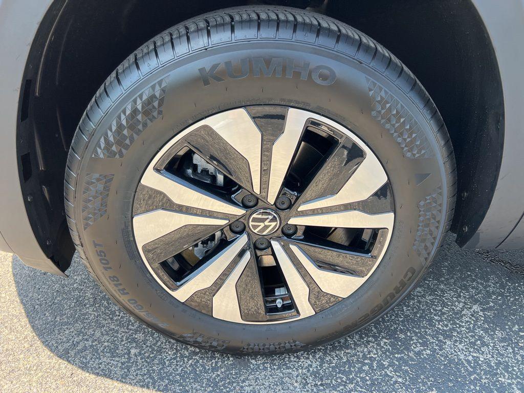 new 2026 Volkswagen Atlas Cross Sport car, priced at $40,781