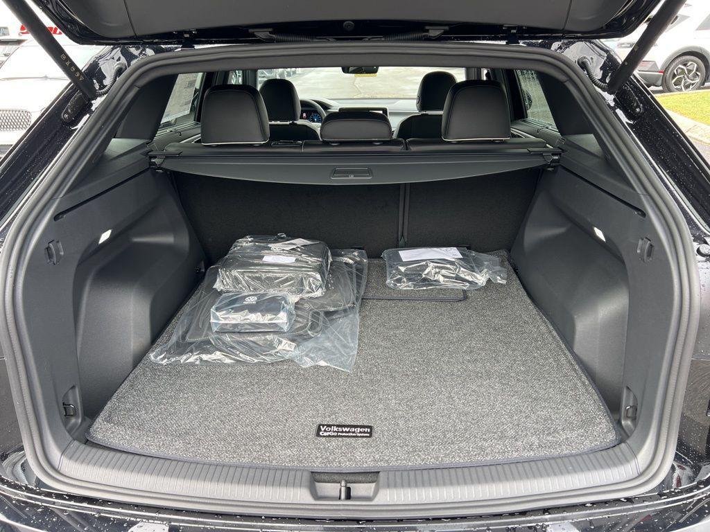 new 2026 Volkswagen Atlas Cross Sport car, priced at $56,293