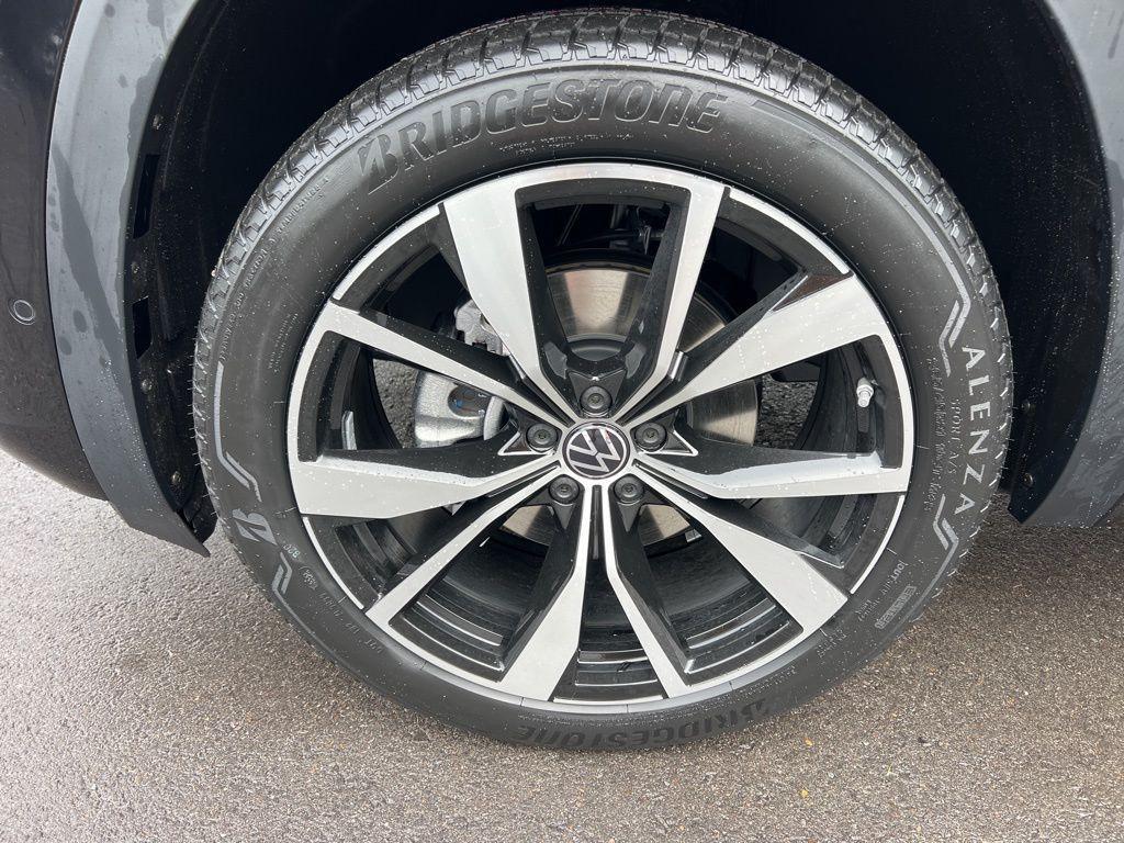 new 2026 Volkswagen Atlas Cross Sport car, priced at $56,293