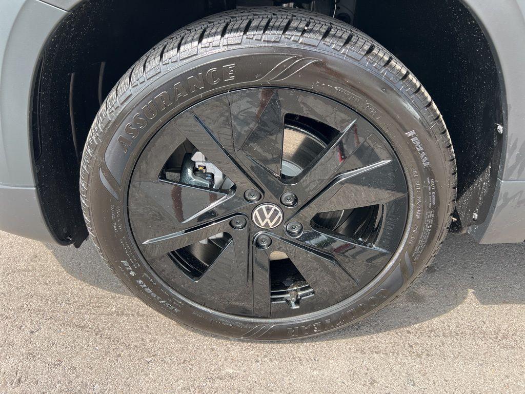 new 2026 Volkswagen Taos car, priced at $33,336