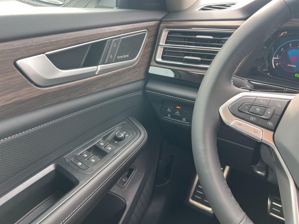 new 2026 Volkswagen Atlas car, priced at $57,758