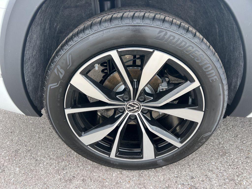 new 2026 Volkswagen Atlas car, priced at $57,758