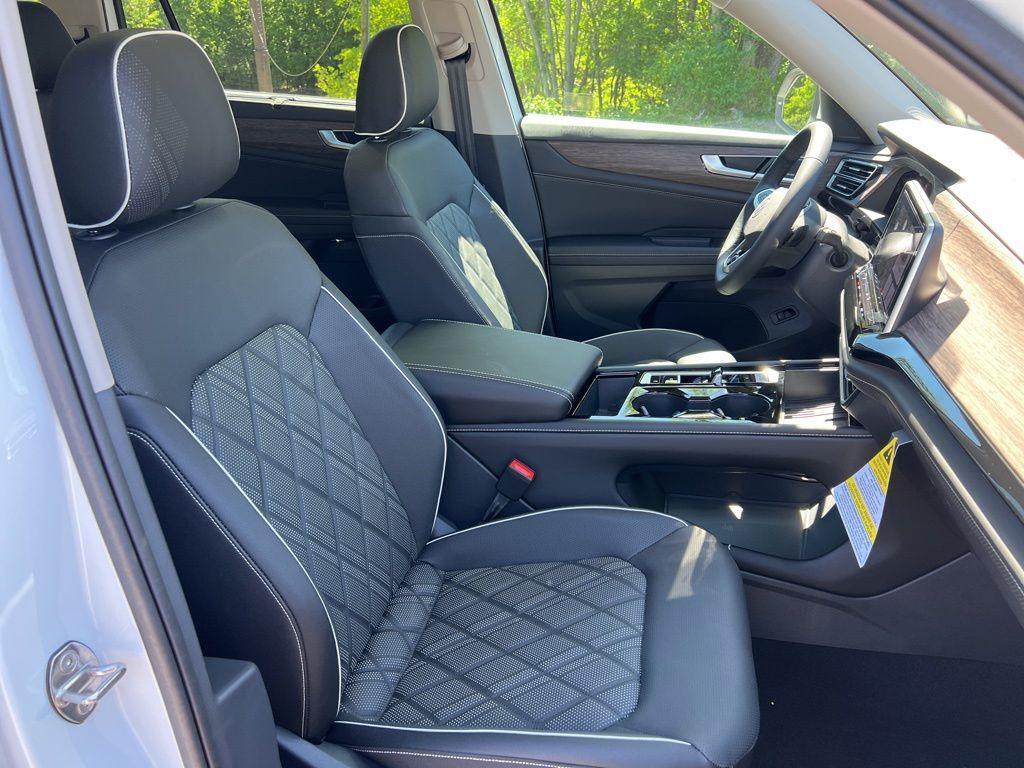 new 2026 Volkswagen Atlas car, priced at $58,453