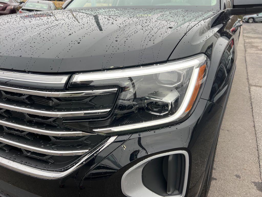 new 2026 Volkswagen Atlas car, priced at $41,902