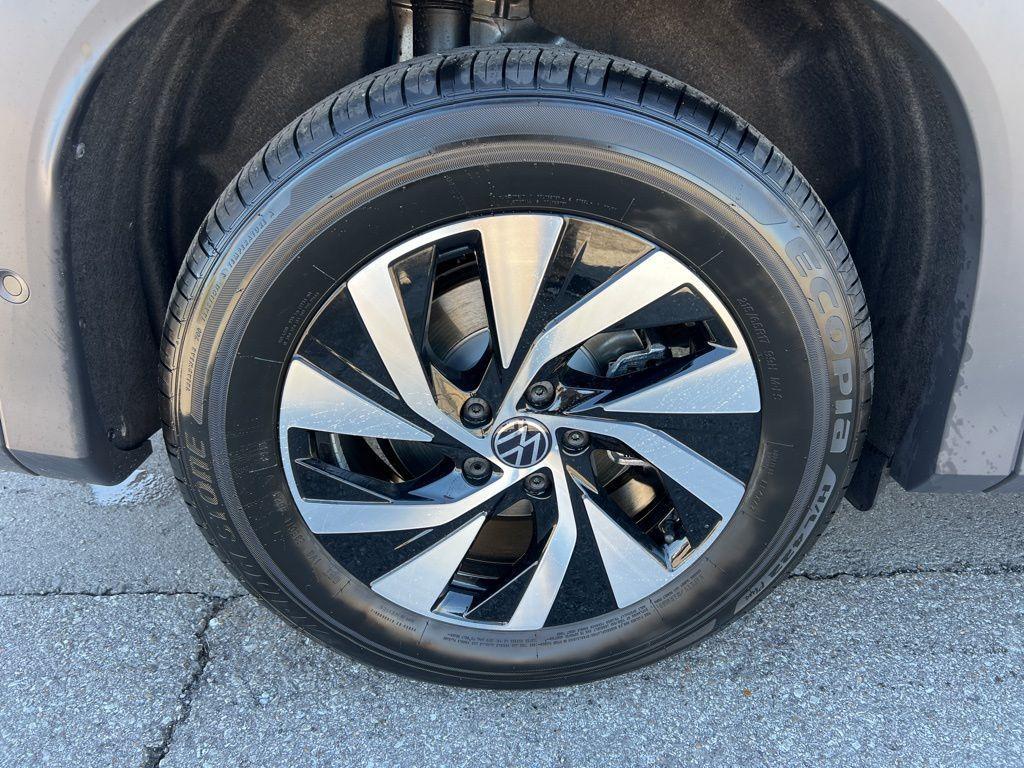 new 2026 Volkswagen Tiguan car, priced at $32,881