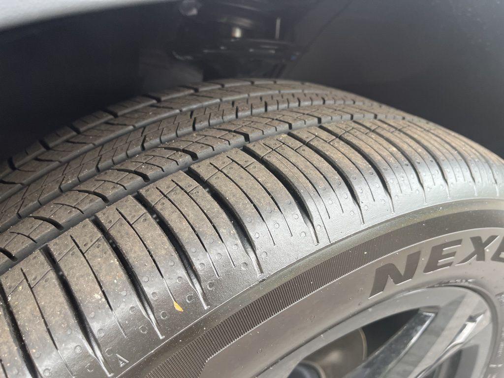 new 2026 Volkswagen Atlas Cross Sport car, priced at $53,233