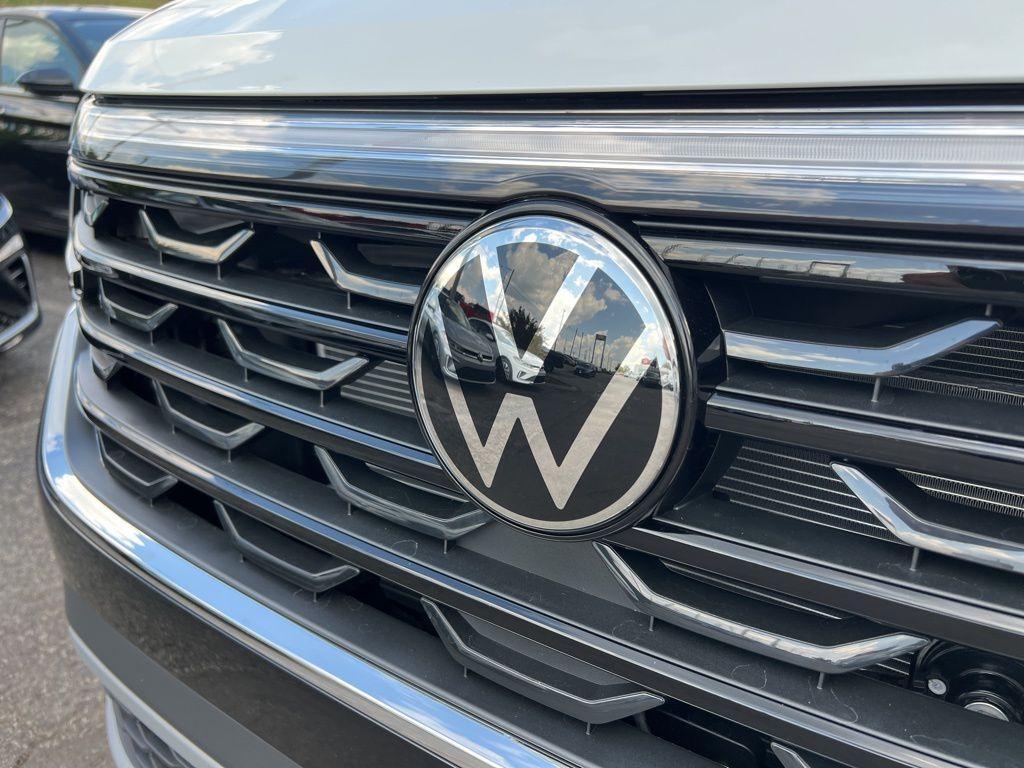 new 2026 Volkswagen Atlas Cross Sport car, priced at $41,236