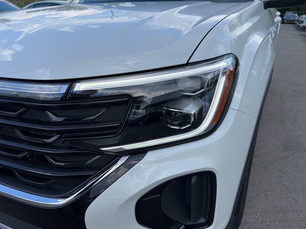 new 2026 Volkswagen Atlas Cross Sport car, priced at $41,236