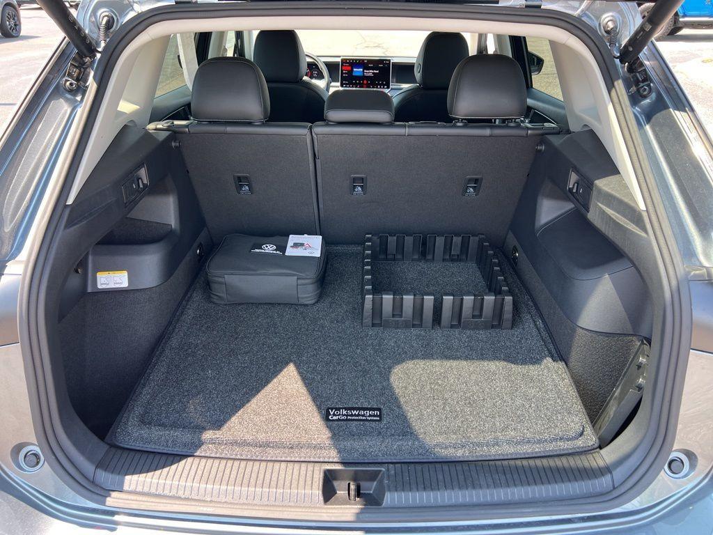 used 2025 Volkswagen Tiguan car, priced at $28,217