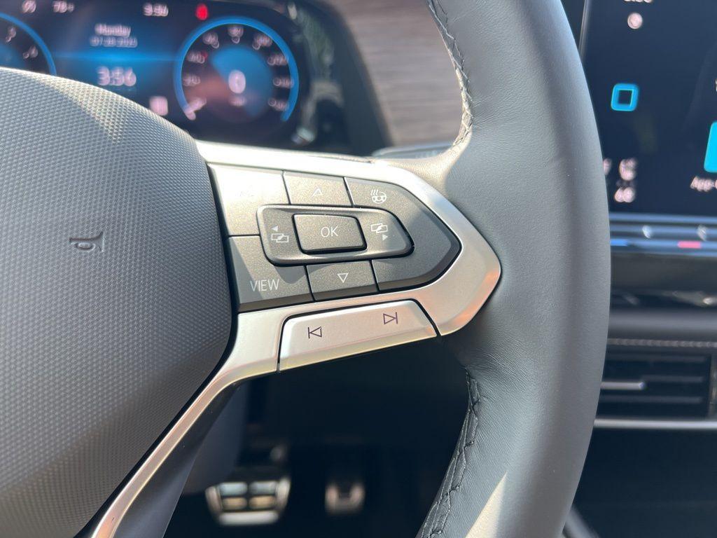 new 2025 Volkswagen Atlas car, priced at $56,196