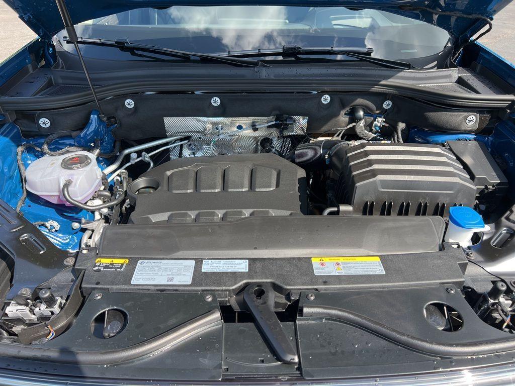 new 2025 Volkswagen Atlas car, priced at $56,196