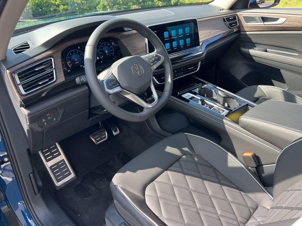 new 2025 Volkswagen Atlas car, priced at $56,196