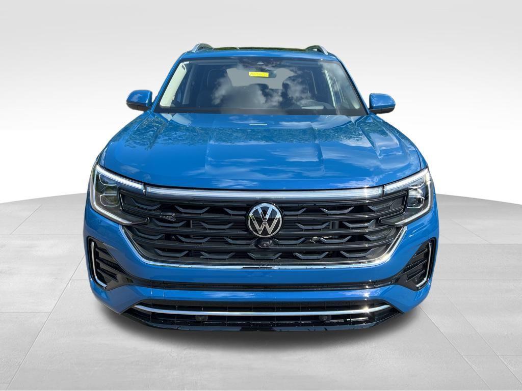 new 2025 Volkswagen Atlas car, priced at $56,196