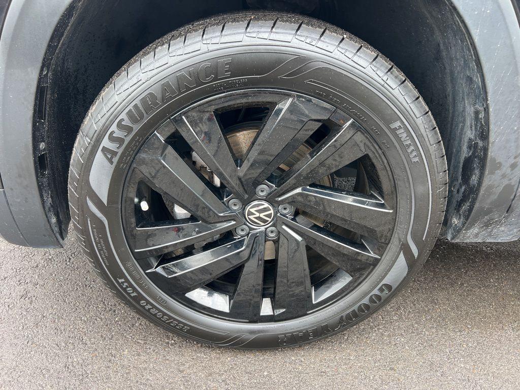 used 2022 Volkswagen Atlas Cross Sport car, priced at $27,265