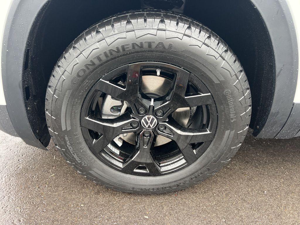 new 2026 Volkswagen Atlas car, priced at $51,188