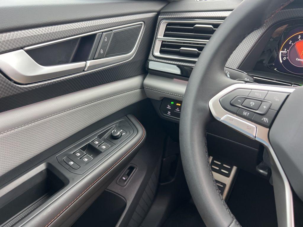 new 2026 Volkswagen Atlas car, priced at $51,188