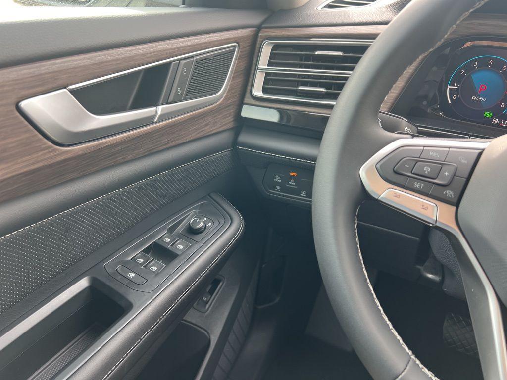 new 2026 Volkswagen Atlas car, priced at $53,443