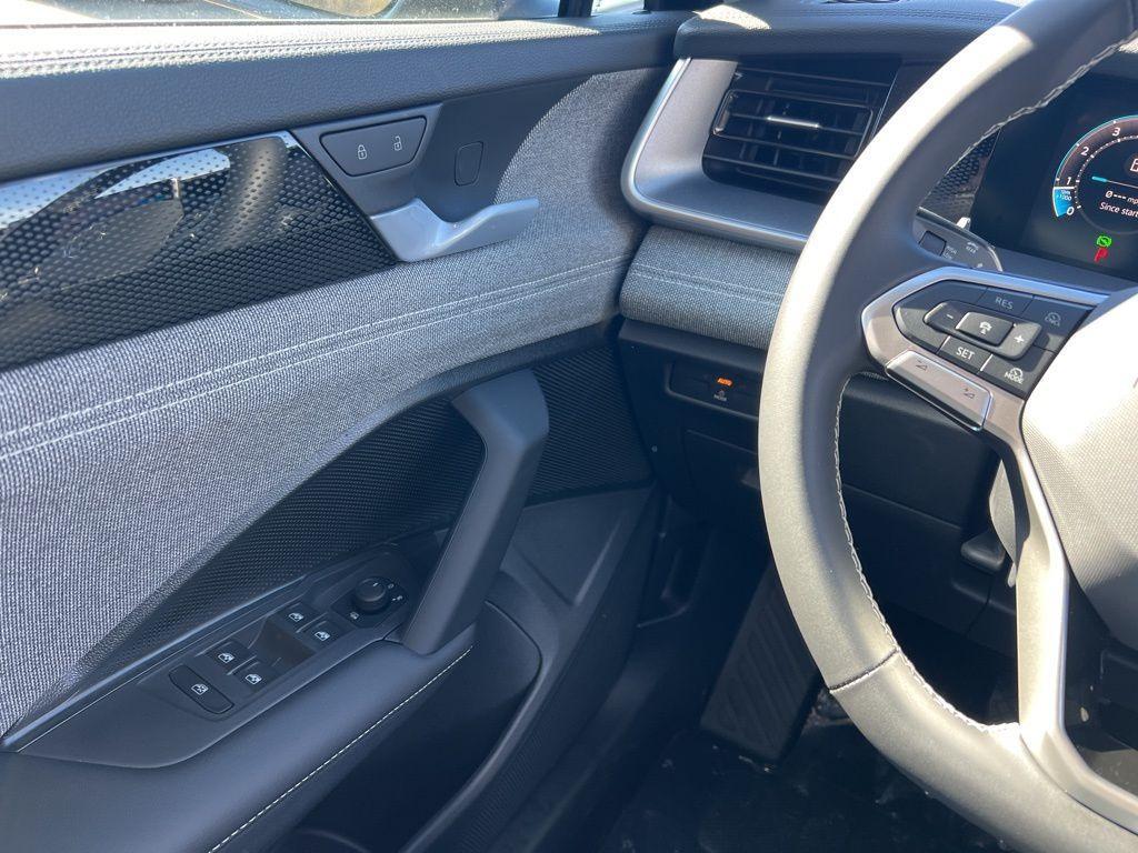 new 2026 Volkswagen Tiguan car, priced at $32,675