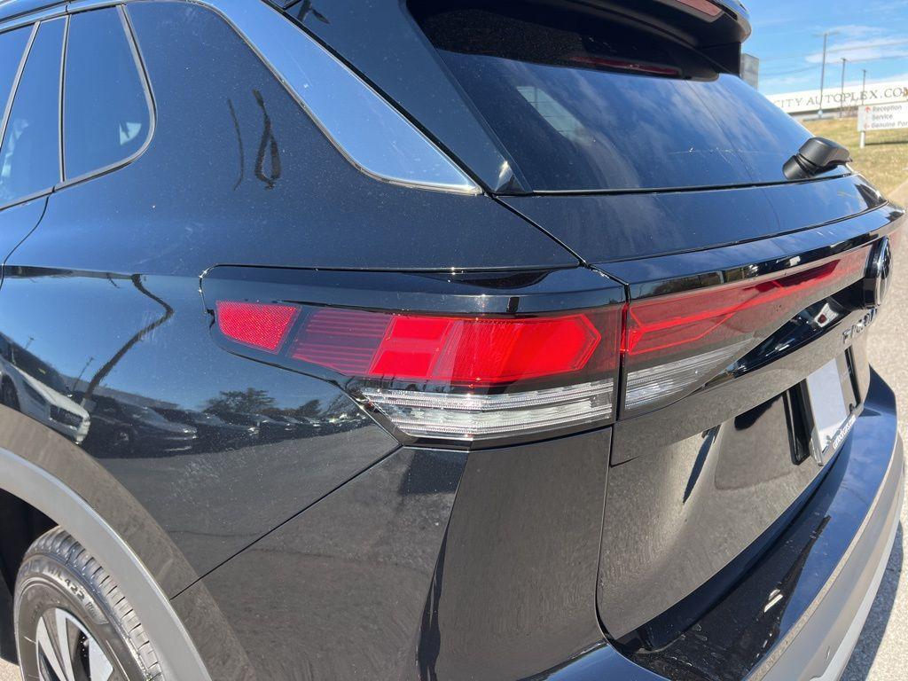 new 2026 Volkswagen Tiguan car, priced at $32,675