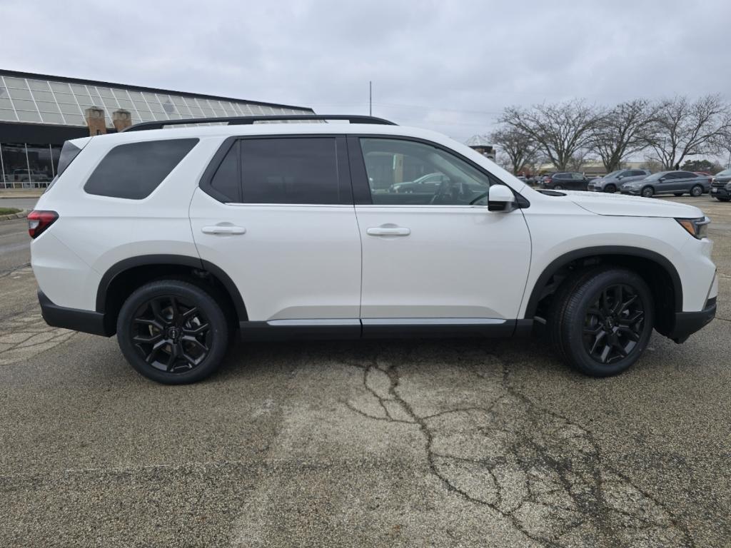 new 2025 Honda Pilot car, priced at $53,350