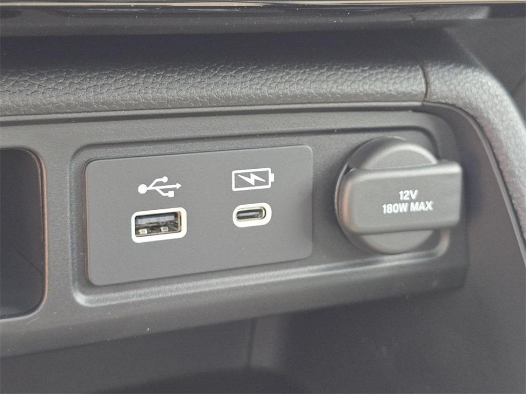 new 2025 Honda Pilot car, priced at $50,580