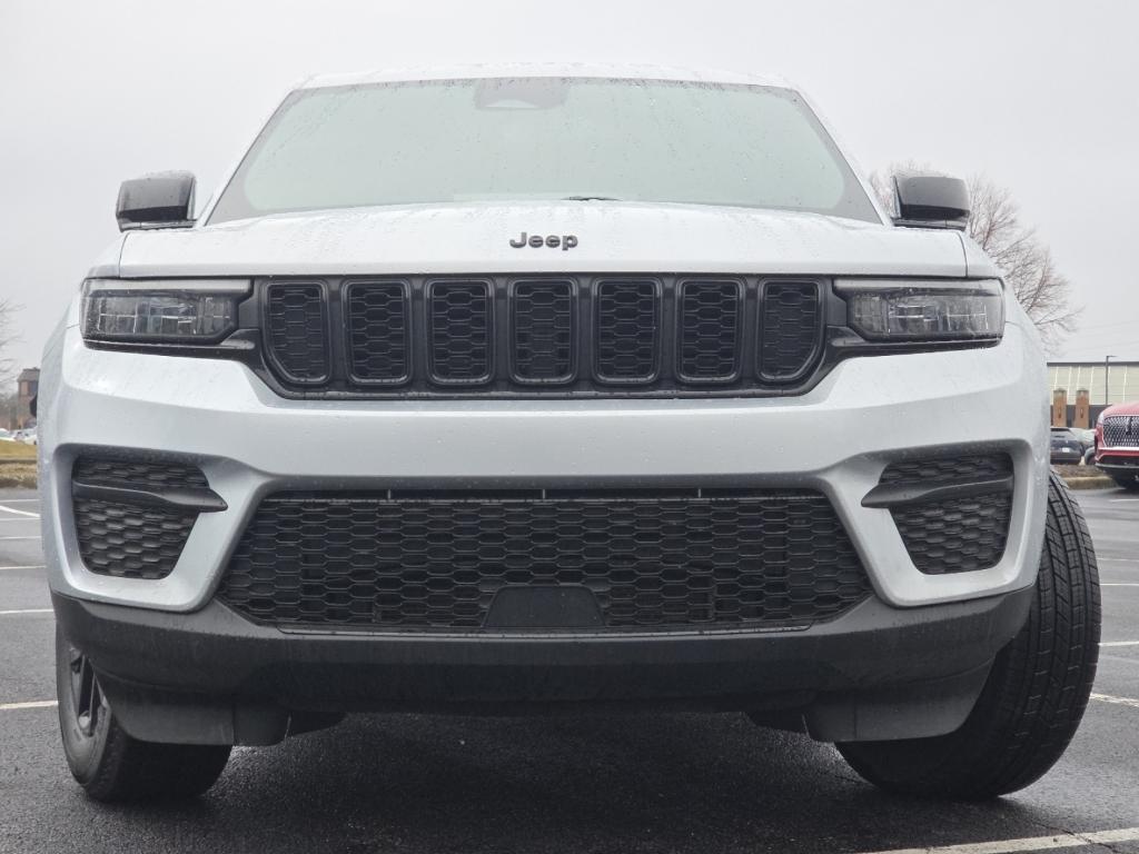 used 2024 Jeep Grand Cherokee car, priced at $33,597