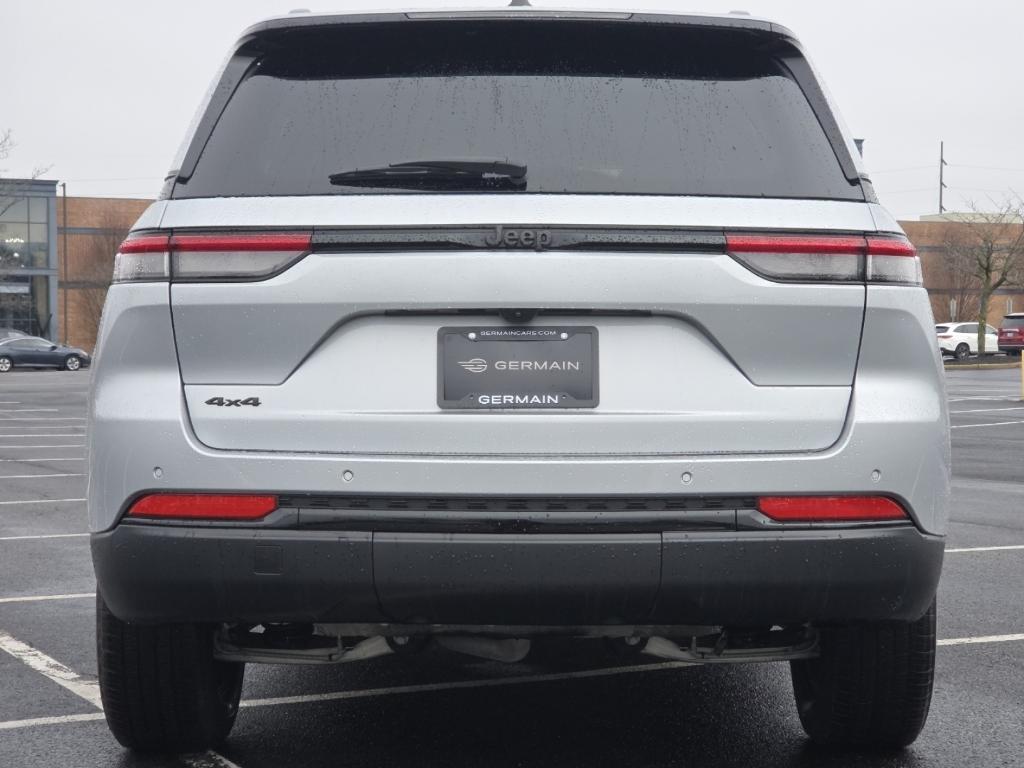 used 2024 Jeep Grand Cherokee car, priced at $33,597