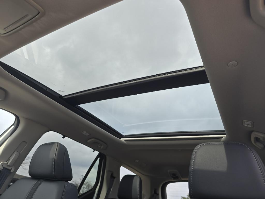 new 2025 Honda Pilot car, priced at $53,650