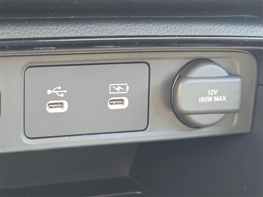 new 2026 Honda CR-V Hybrid car, priced at $41,575