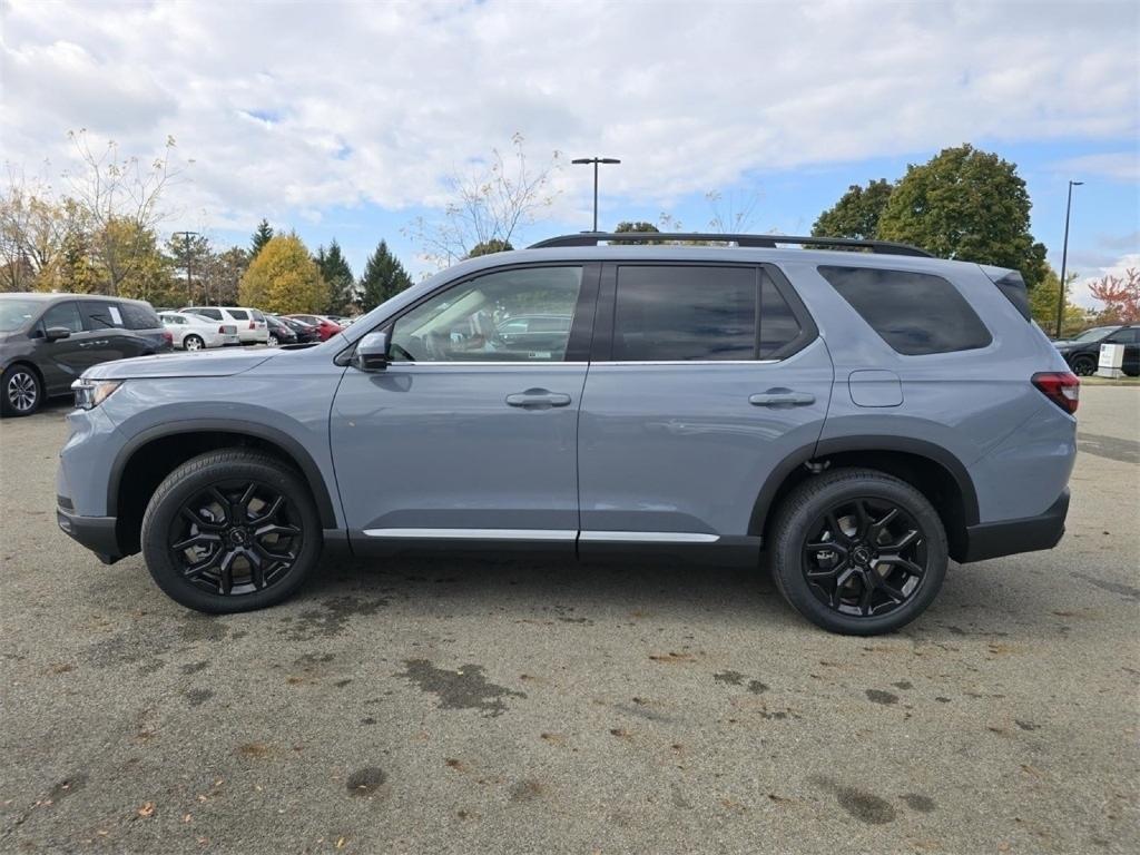 new 2025 Honda Pilot car, priced at $53,350