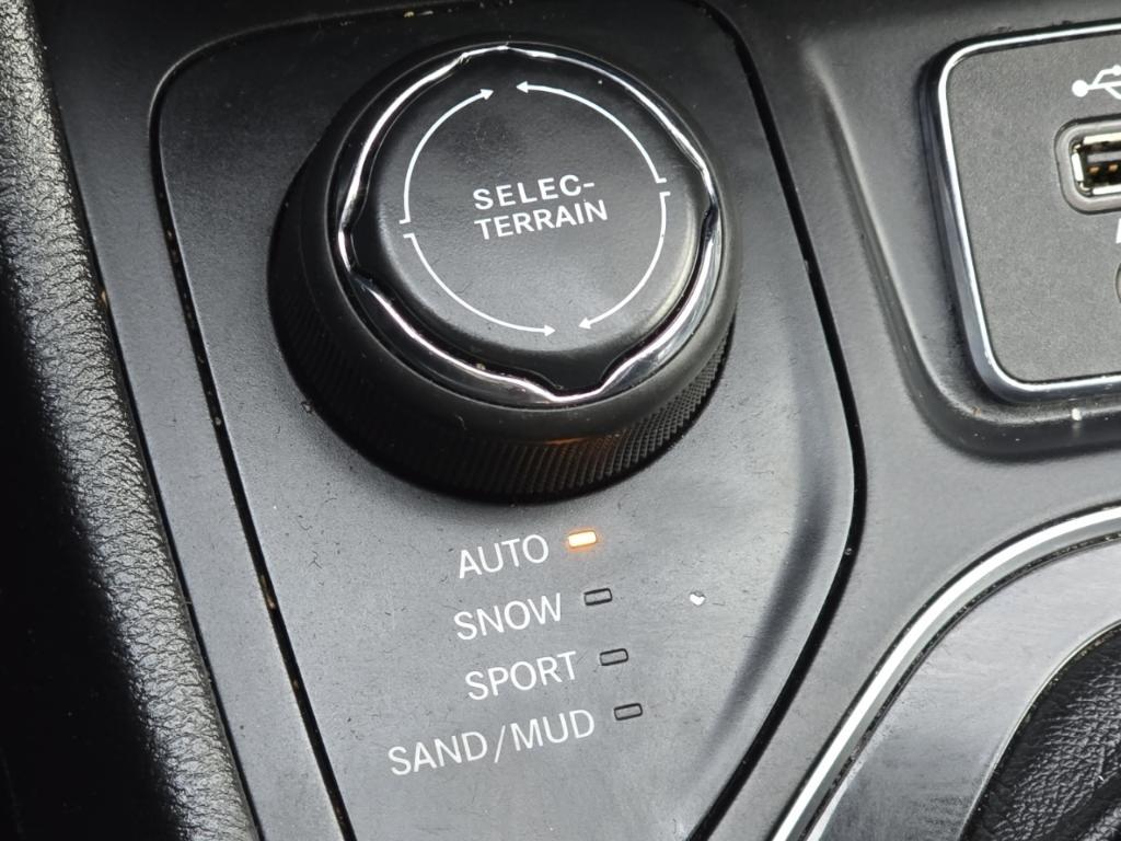 used 2019 Jeep Cherokee car, priced at $13,597