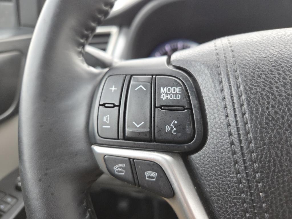 used 2015 Toyota Highlander car, priced at $18,597