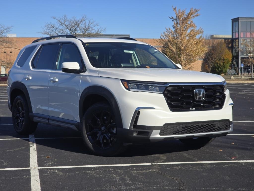 new 2025 Honda Pilot car, priced at $54,200