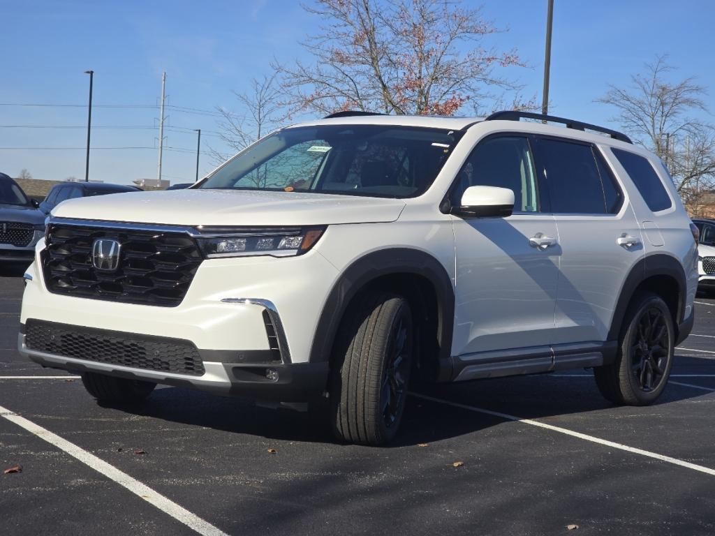 new 2025 Honda Pilot car, priced at $54,200
