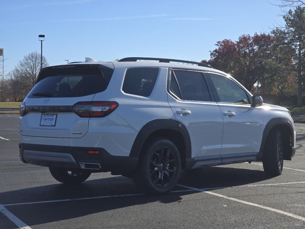 new 2025 Honda Pilot car, priced at $54,200