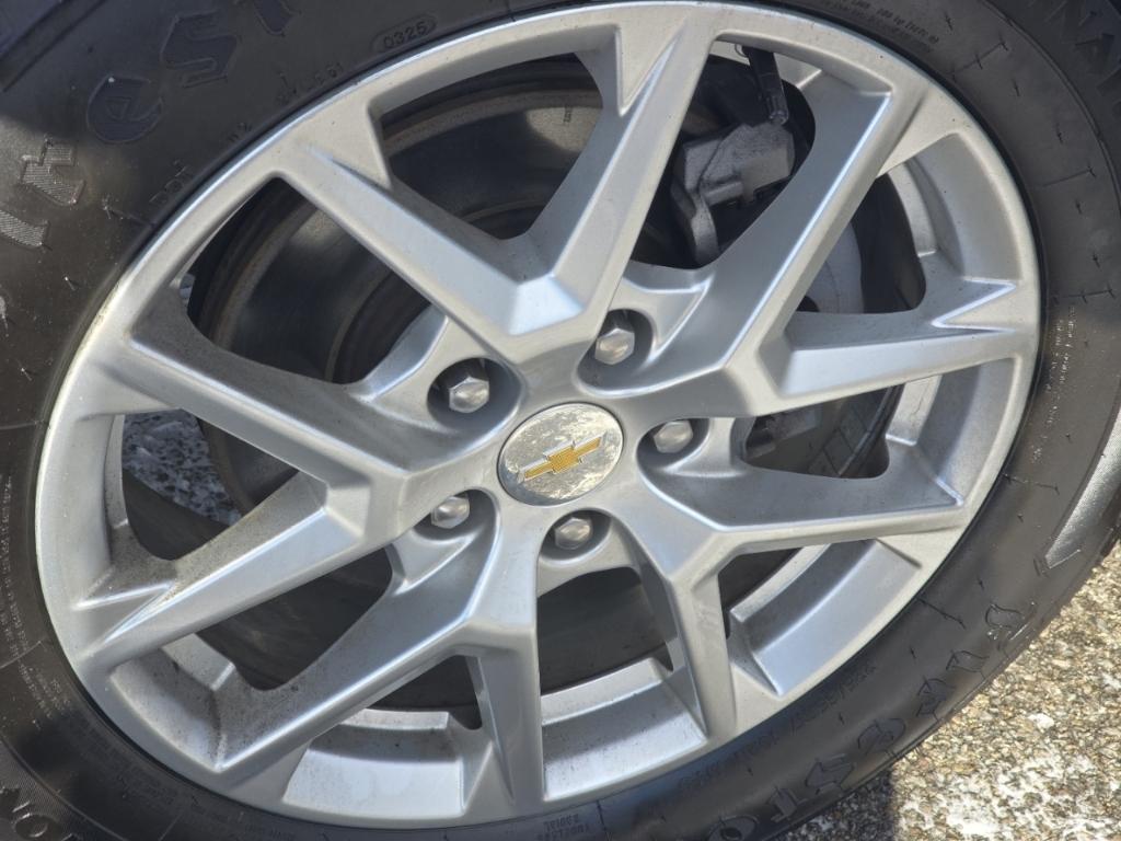 used 2022 Chevrolet Equinox car, priced at $15,597