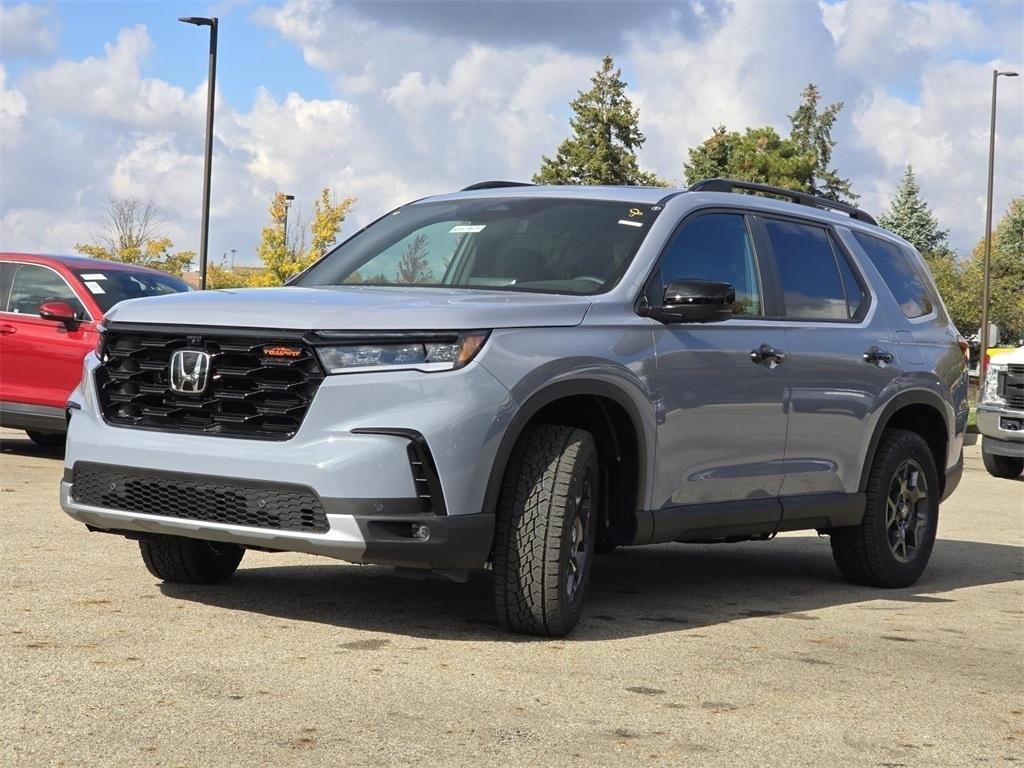 new 2025 Honda Pilot car, priced at $51,250