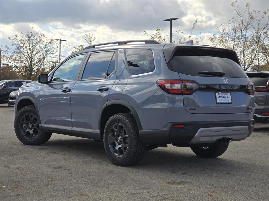 new 2025 Honda Pilot car, priced at $51,250